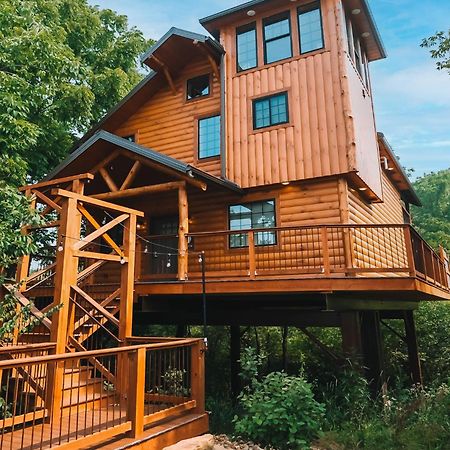 Skyview Treehouse A By Amish Country Lodging Villa Millersburg Eksteriør billede