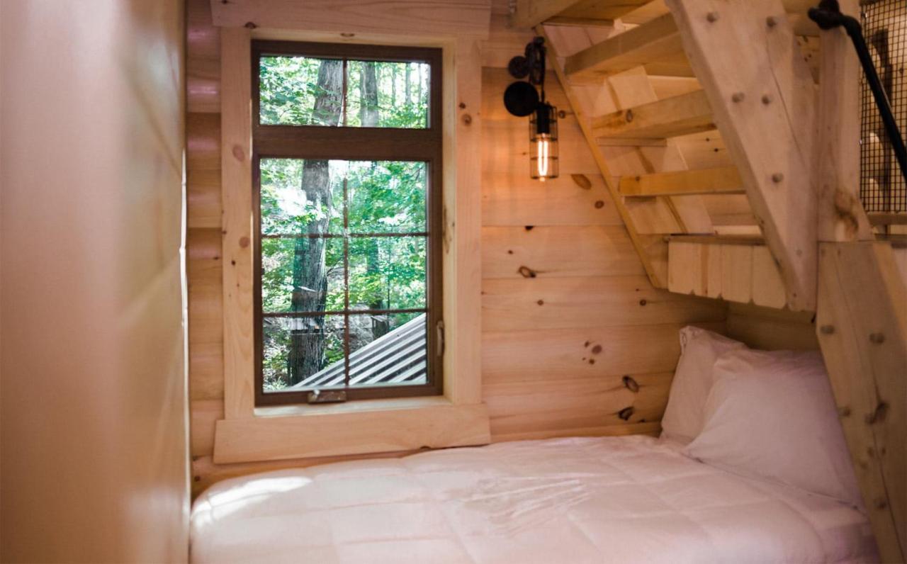 Skyview Treehouse A By Amish Country Lodging Villa Millersburg Eksteriør billede