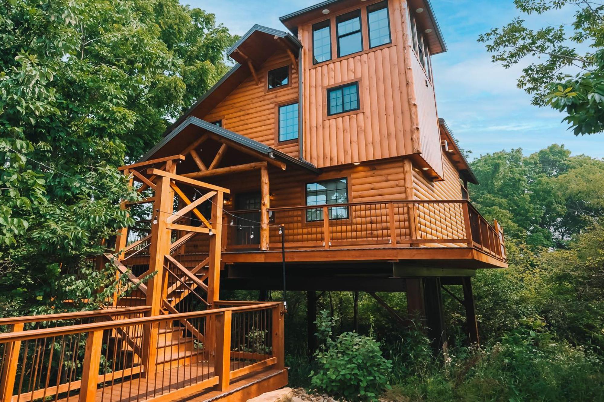 Skyview Treehouse A By Amish Country Lodging Villa Millersburg Eksteriør billede